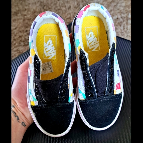 Cute Girls Checkerd Vans - Picture 3 of 5